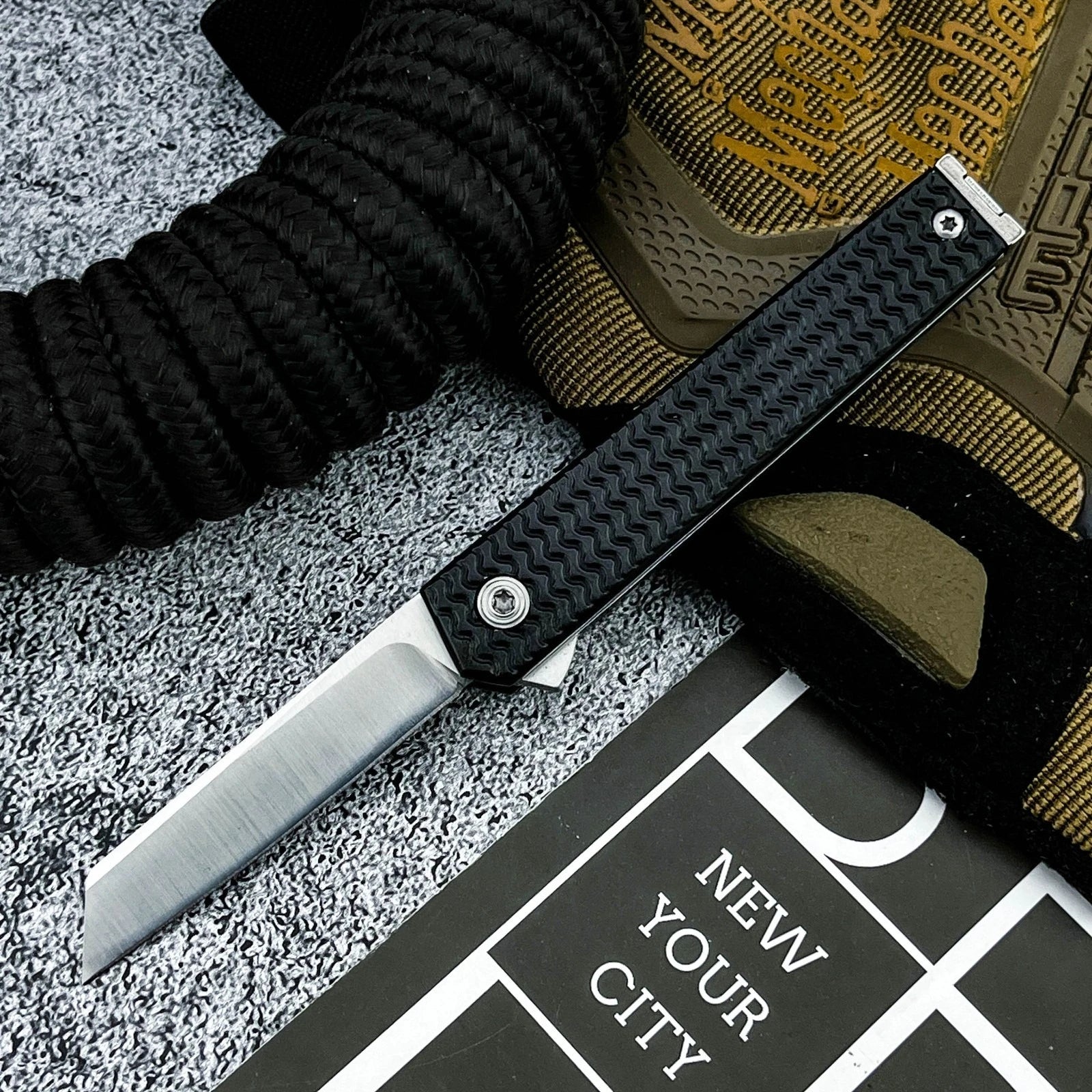 7083 New Style Pocket Knife Lightweight Durable EDC Tool 8Cr13MoV Blade 420 Steel Handle Useful Outdoor Combat Folding Knife